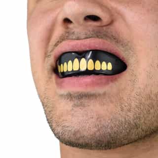 -Зъби-SAFEJAWZ-EXTRO-SERIES-SELF-FIT-GOLDIE-MOUTHGUARD-2.jpg за Зъби SAFEJAWZ EXTRO SERIES SELF FIT GOLDIE MOUTHGUARD 2